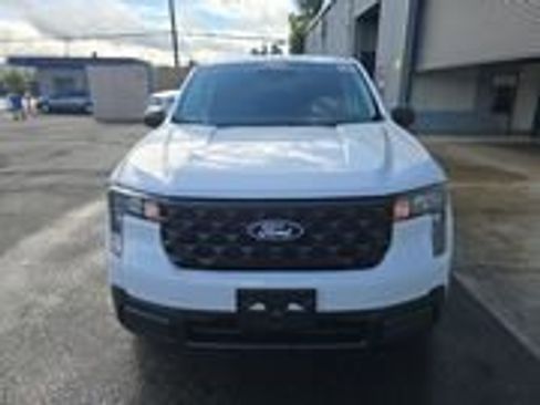 Used 2025 Ford Maverick XL image 2