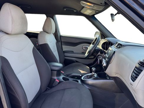 Used 2019 Kia Soul FWD image 15