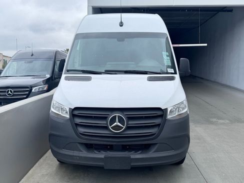 Used 2024 Mercedes-Benz eSprinter 170 Cargo image 4
