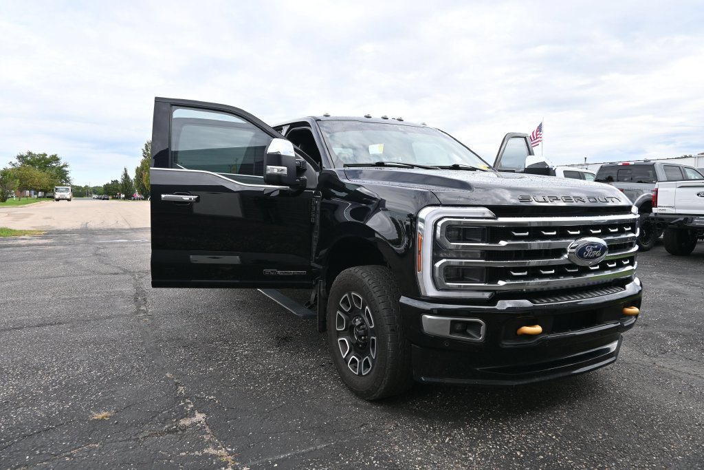 Used 2024 Ford F350 Platinum AWD/4WD image 13