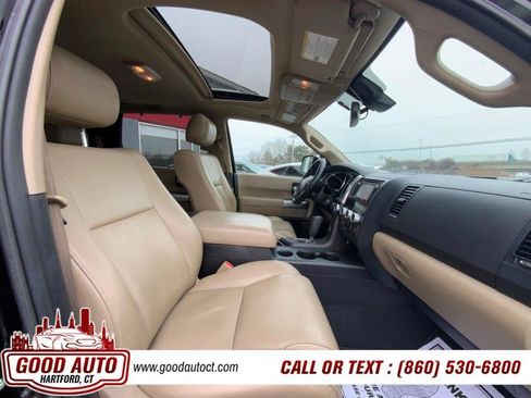 Used 2019 Toyota Sequoia Limited w/ Safety & Convenience Package image 12
