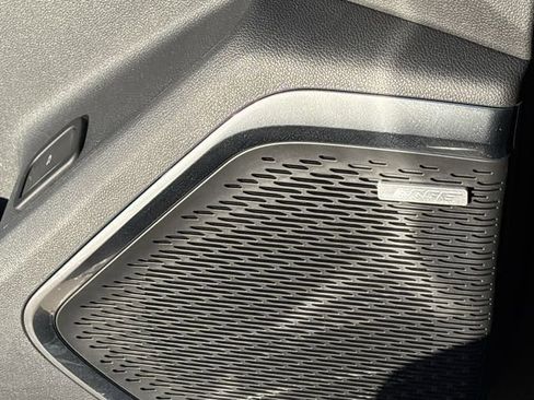 New 2025 GMC Acadia Elevation image 22