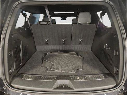 Used 2023 GMC Yukon XL Denali image 6
