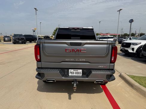 Used 2021 GMC Sierra 1500 AT4 w/ AT4 Value Package AWD/4WD image 7