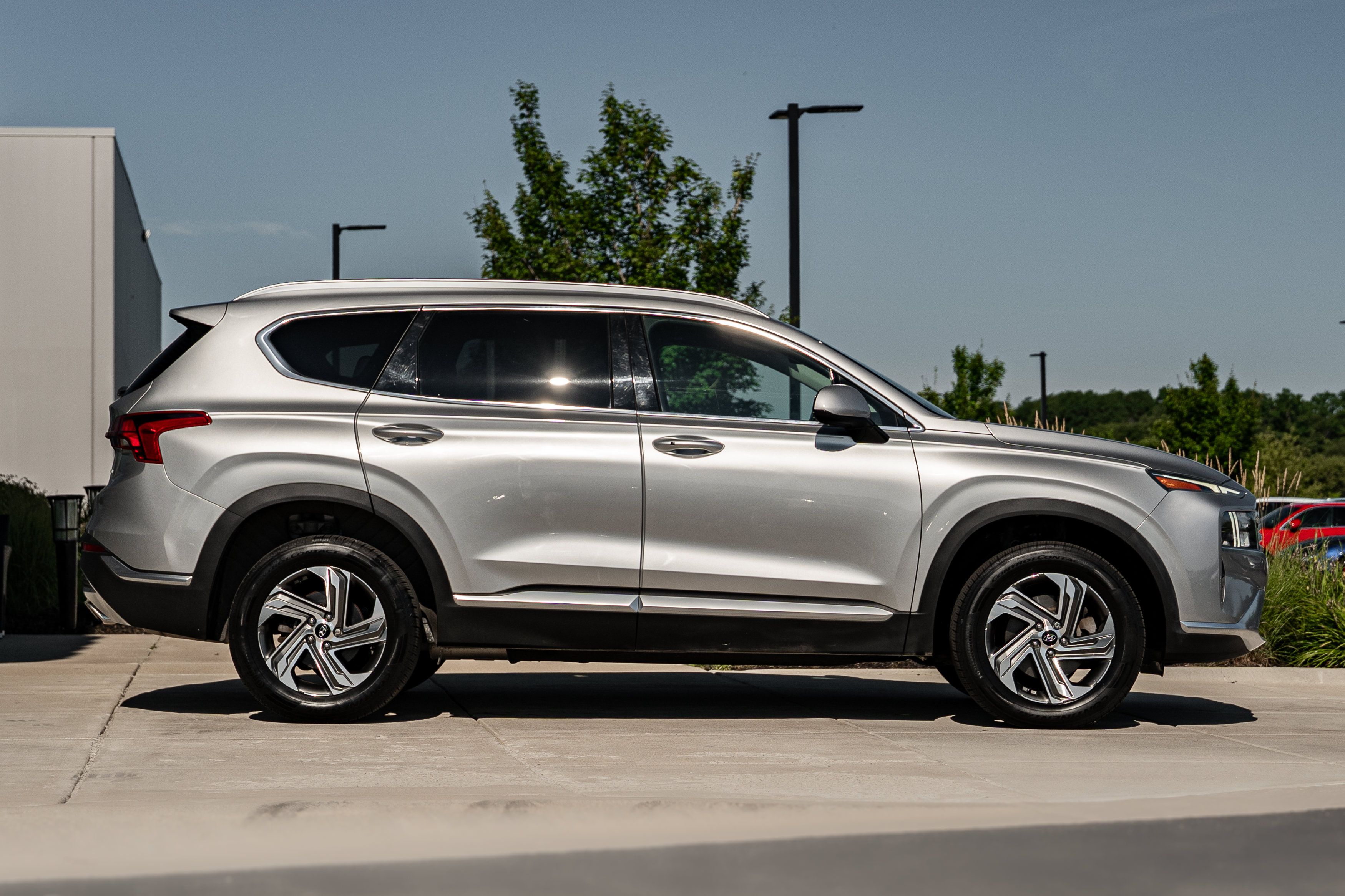 Used 2021 Hyundai Santa Fe SEL w/ Cargo Package AWD/4WD image 3