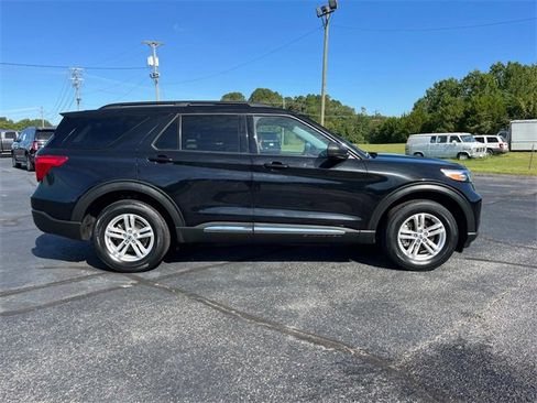 Certified 2022 Ford Explorer XLT w/ Equipment Group 202A image 2