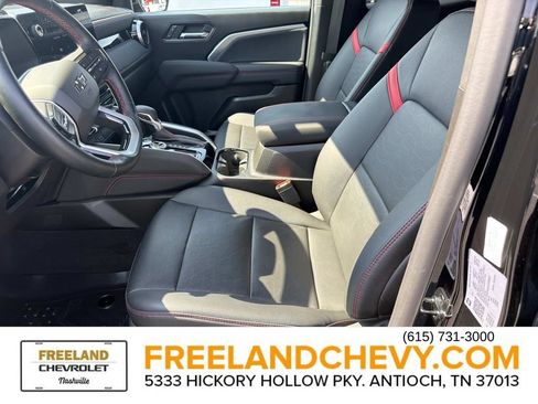 Used 2025 Chevrolet Colorado Z71 w/ Z71 Convenience Package 2 AWD/4WD image 21