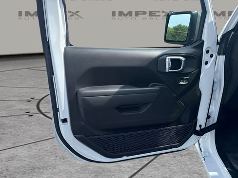 Used 2025 Jeep Wrangler Unlimited Sport AWD/4WD image 21