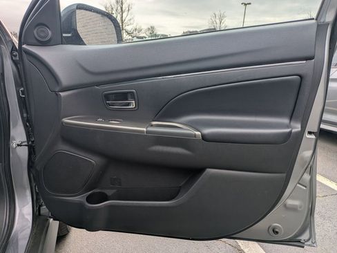 Used 2025 Mitsubishi Outlander Sport SE AWD/4WD image 30