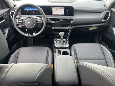 New 2026 Kia Seltos EX image 17
