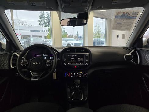 Used 2024 Kia Soul LX w/ Option Group 015 image 24