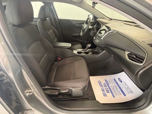 Used 2025 Chevrolet Malibu LT FWD image 13