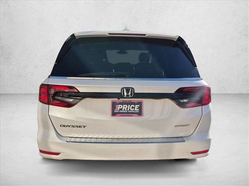 Used 2024 Honda Odyssey Sport image 7