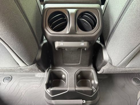 New 2025 Jeep Gladiator Sport image 17