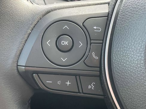 Used 2023 Toyota RAV4 XLE Premium image 9