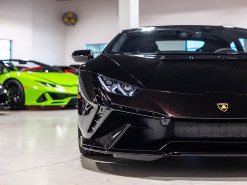 Used 2024 Lamborghini Huracan Tecnica RWD image 23