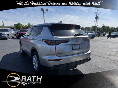 New 2026 Mitsubishi Outlander ES FWD image 7