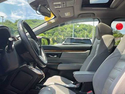 Used 2019 Honda CR-V Touring image 10