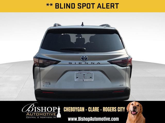 Used 2025 Toyota Sienna XLE FWD image 13