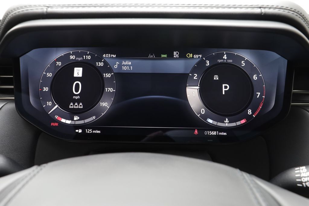 Used 2024 Land Rover Range Rover Sport AWD/4WD image 8