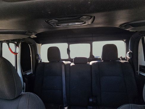 Used 2020 Jeep Gladiator Sport image 15