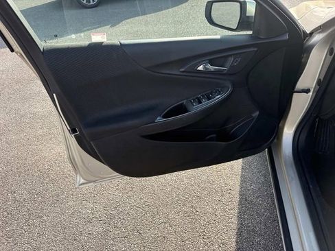 Used 2016 Chevrolet Malibu LT image 23