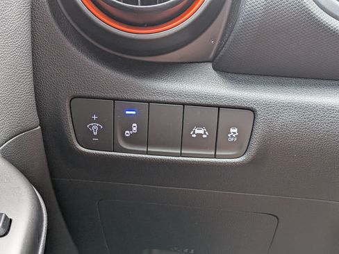 Used 2020 Hyundai Kona Limited w/ Cargo Package FWD image 23