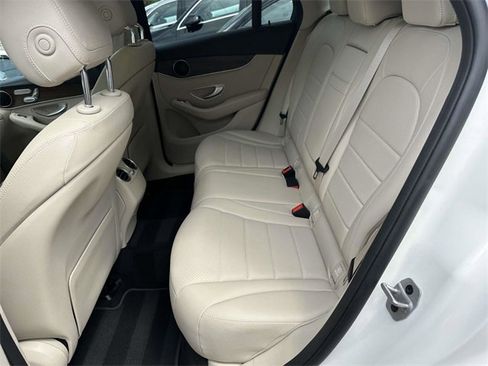 Certified 2022 Mercedes-Benz GLC 300 4MATIC image 11