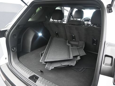 Used 2025 Chevrolet Equinox LT w/ Safety and Technology Package FWD image 17