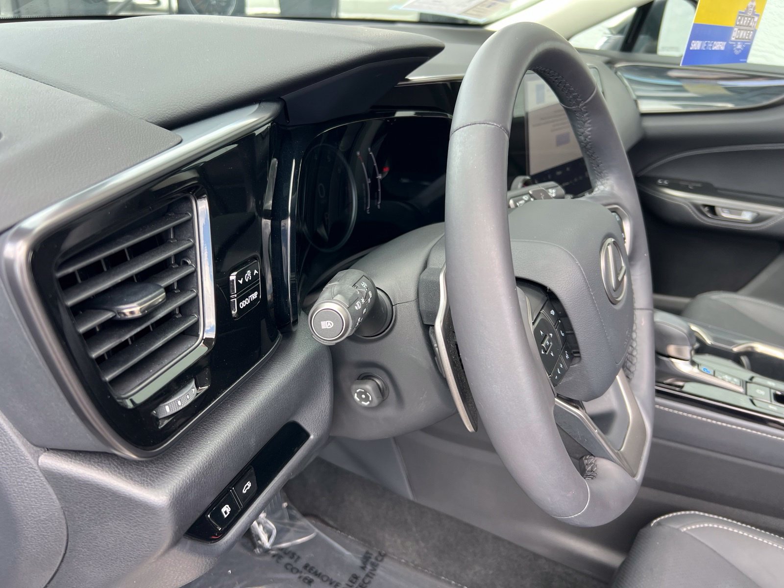 Used 2024 Lexus NX 250 FWD w/ Towing Package (2000 Lbs) image 31
