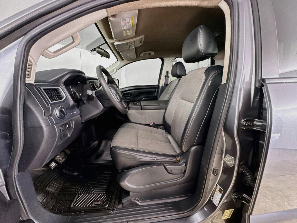 Used 2017 Nissan Titan S AWD/4WD image 12