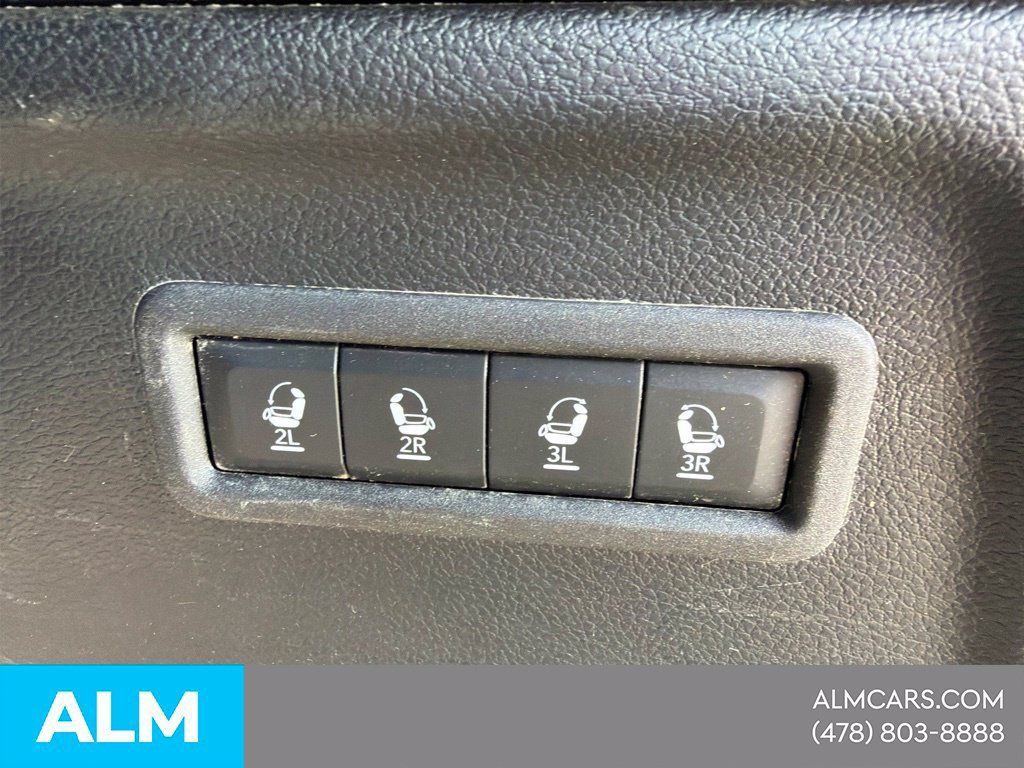 Used 2024 Jeep Wagoneer L Series II w/ Flexible Seating Group AWD/4WD image 11