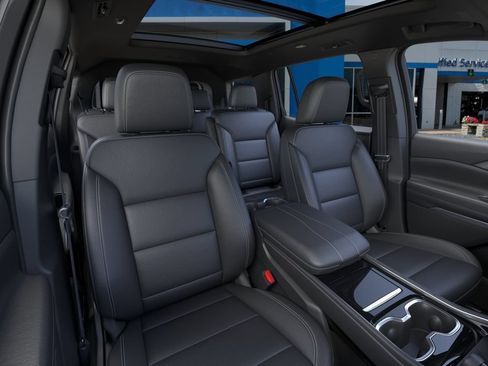 New 2026 Chevrolet Traverse LT w/ Sun and Wheel Package FWD image 16