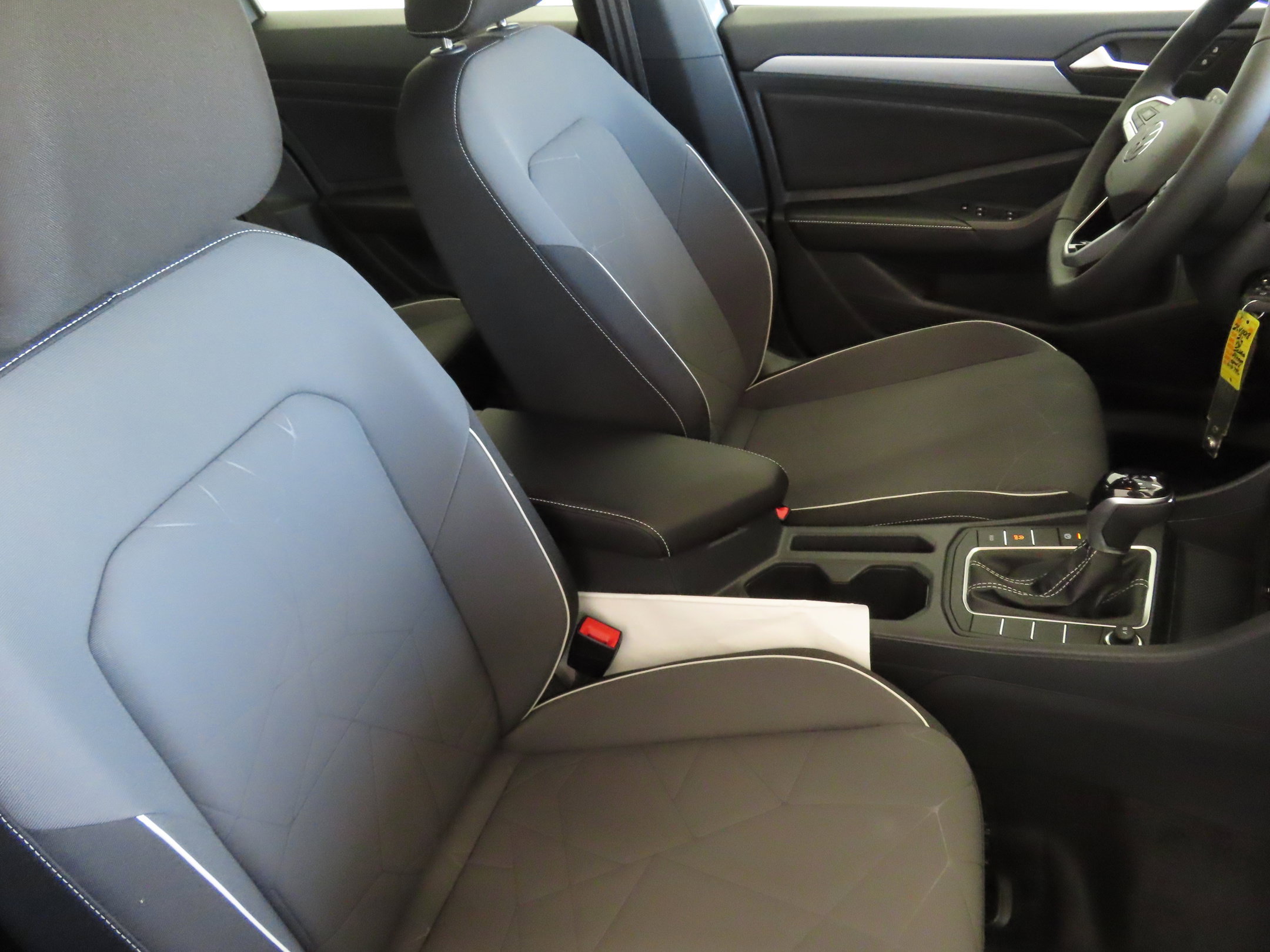 Used 2026 Volkswagen Jetta Sport FWD image 25