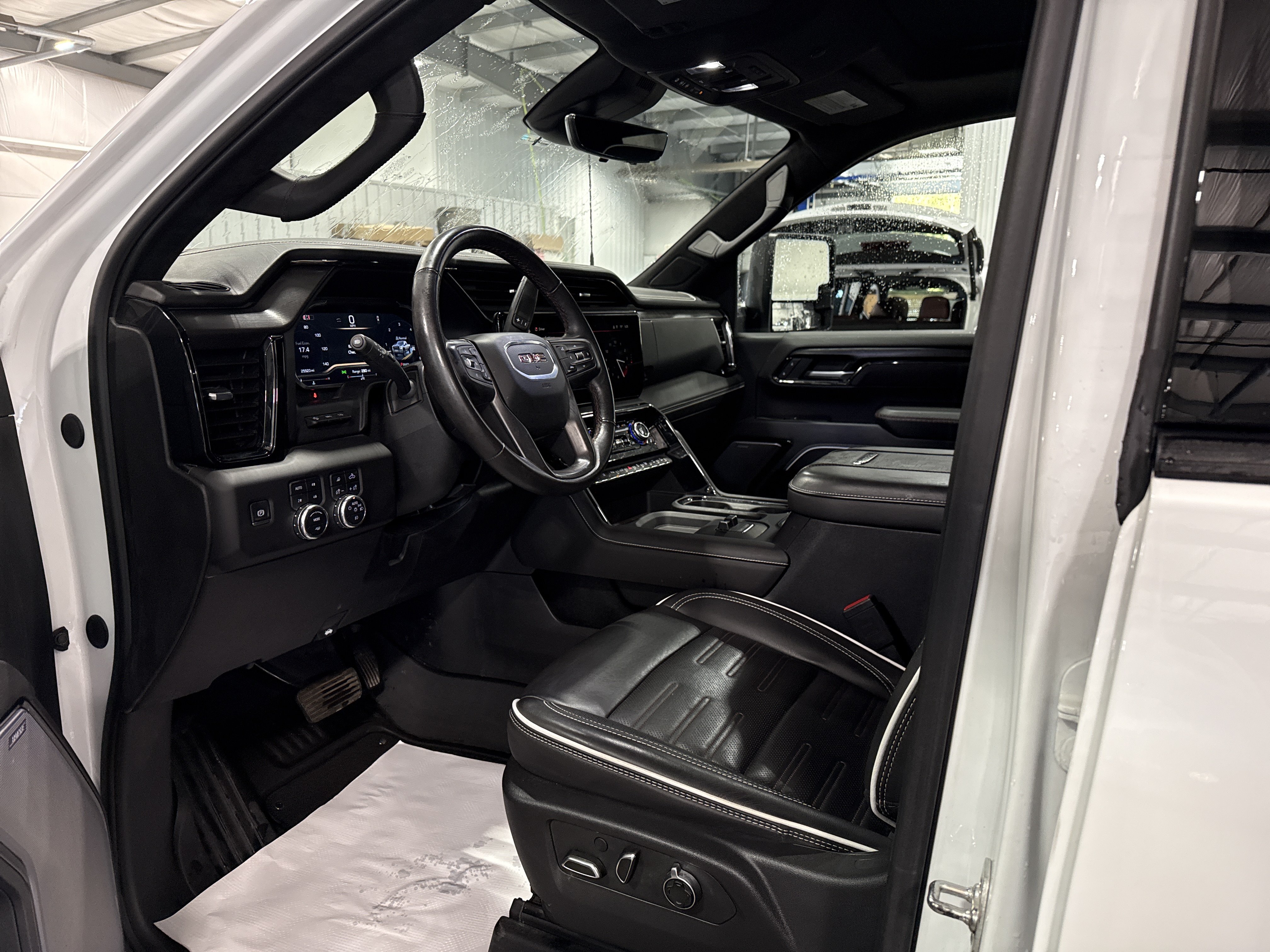 Used 2025 GMC Sierra 2500 AT4X AWD/4WD image 7