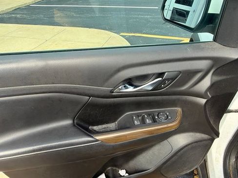 Used 2019 GMC Acadia SLE FWD image 7