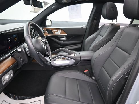 Used 2025 Mercedes-Benz GLE 450e 4MATIC w/ Winter Package image 29