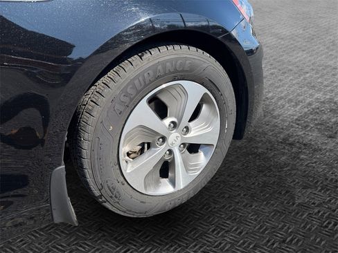 Used 2016 Kia Optima Hybrid image 11