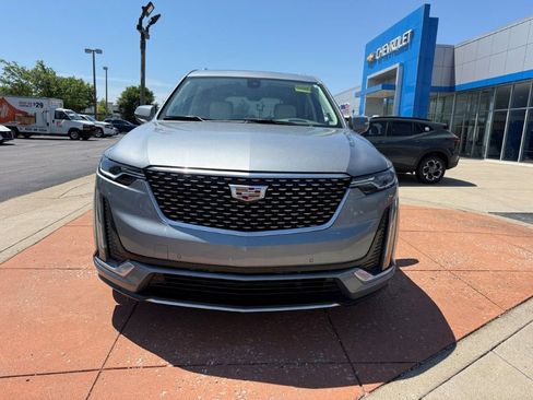 Used 2024 Cadillac XT6 Premium Luxury w/ Technology Package AWD/4WD image 2