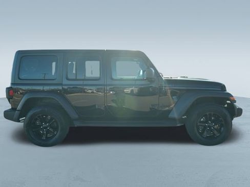 Used 2022 Jeep Wrangler Unlimited Sport image 10