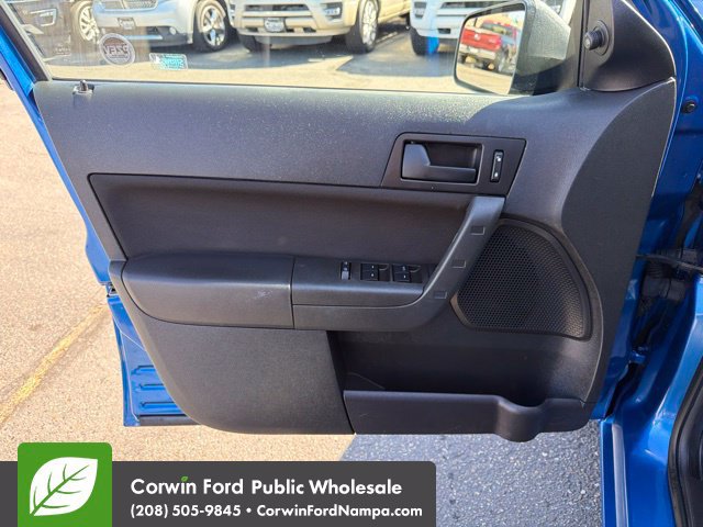 Used 2010 Ford Focus SE FWD image 12