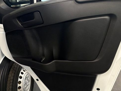 Used 2025 RAM ProMaster 2500 w/ Convenience Group FWD image 28