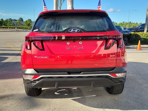 Used 2023 Hyundai Tucson SE image 6