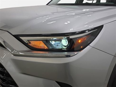 Used 2025 Toyota Grand Highlander AWD image 26