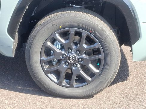 New 2025 Toyota Tundra Platinum AWD/4WD image 5