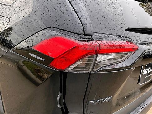 Used 2025 Toyota RAV4 XLE image 26