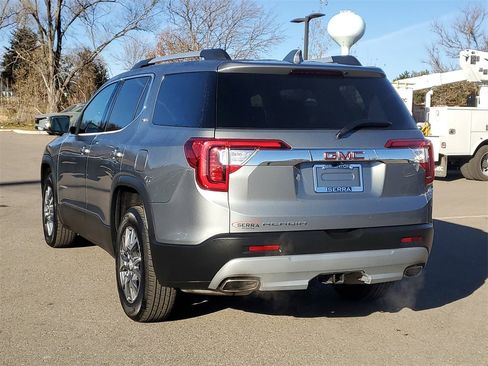 Used 2023 GMC Acadia SLT w/ Preferred Package image 2
