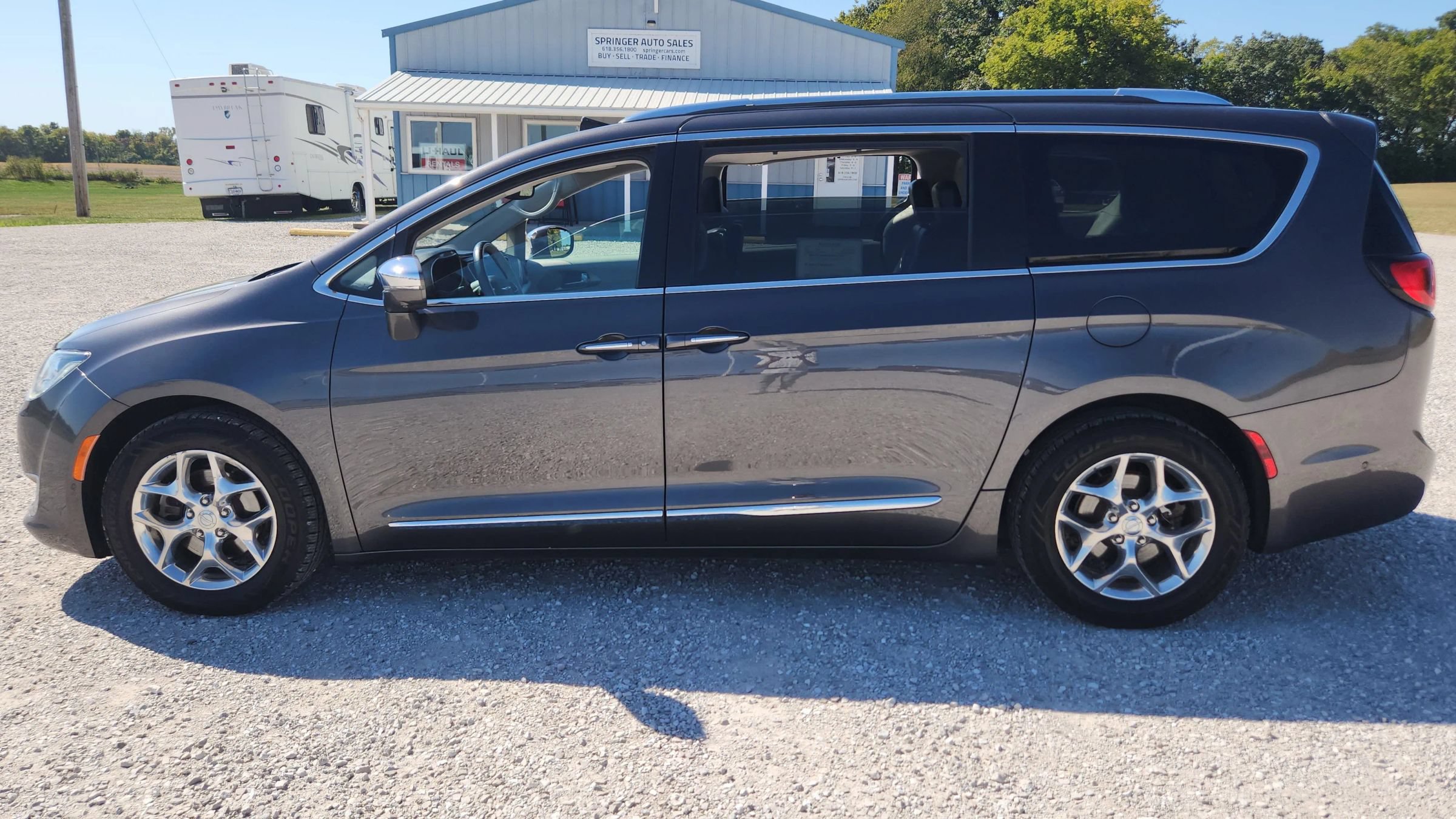 Used 2017 Chrysler Pacifica Limited FWD image 6