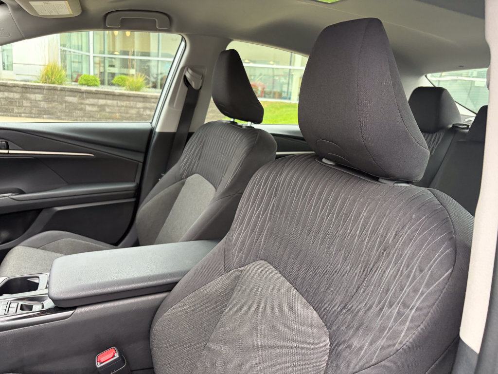 Used 2025 Toyota Camry LE FWD image 10