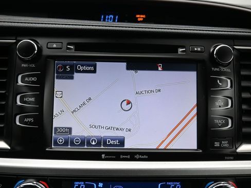 Used 2019 Toyota Highlander XLE image 19